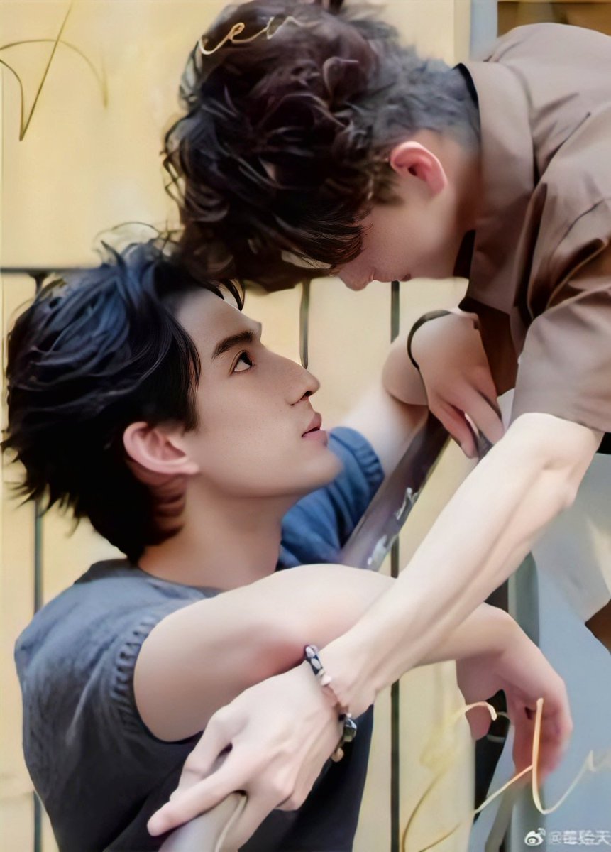 OhOhLilpil's tweet photo. Ini tuh Kaya adegan Rapunzel pertama Kali ketemu pangeran Kek:

Prince Ayden: lyupunzel lyupunzel let down your hair
Lyupunzel: aku bondol mas

#aylio https://t.co/fIWcI2QIiY