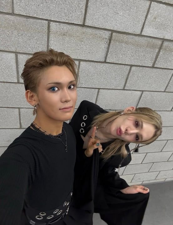 dearhyunnn's tweet photo. soy multifandom, perdón https://t.co/0ZmlFxs97C