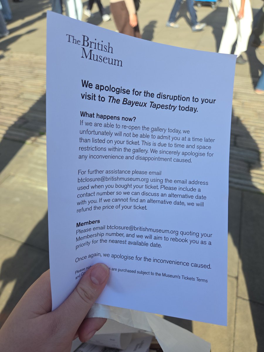 EllenFWalker's tweet photo. Waited since I was 7 years old to see the Bayeux Tapestry. Got in an hour-long online queue to spend £50 on tickets. Got there ahead of time. Stood in a queue for 20 minutes. Then was told halfway through the queue that the gallery was closing.

The @britishmuseum stinks 😭 https://t.co/nluSuA8C2u