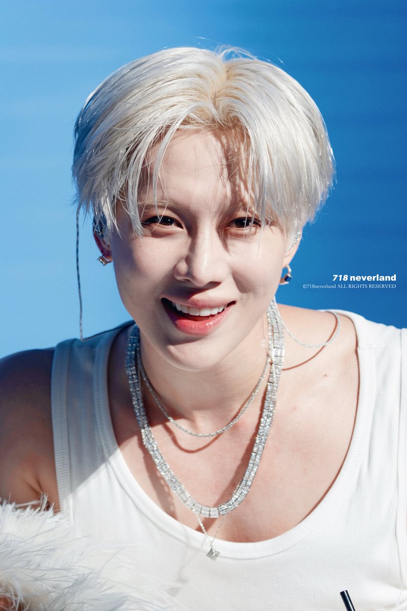 718neverland718's tweet photo. 260918 LiMiNaL day1📷

내 천사에게 언제나 좋은 일만 가득하길🪄🩵

#태민 #TAEMIN #テミン #泰民 https://t.co/nmFL3o8VPC