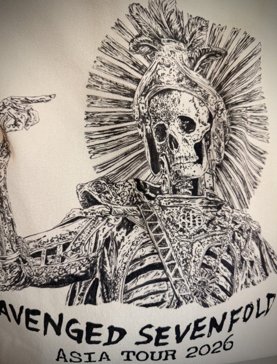 mayo_mth's tweet photo. 念願だったA7X！！！
周りがめちゃくちゃ歌うインドネシア人だらけで、数年前のパンスプのマイケミを思い出すライブでした
また観れる機会があるといいなぁ https://t.co/aw72gvmKNk
