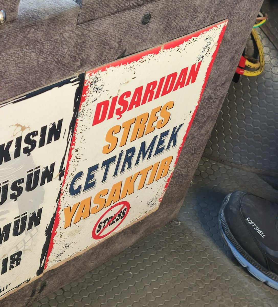 btlakt's tweet photo. tüm sinir stres üzüntümle dolmusa bindikten sonra karşılaştığım şey... https://t.co/pVv1YvepHz
