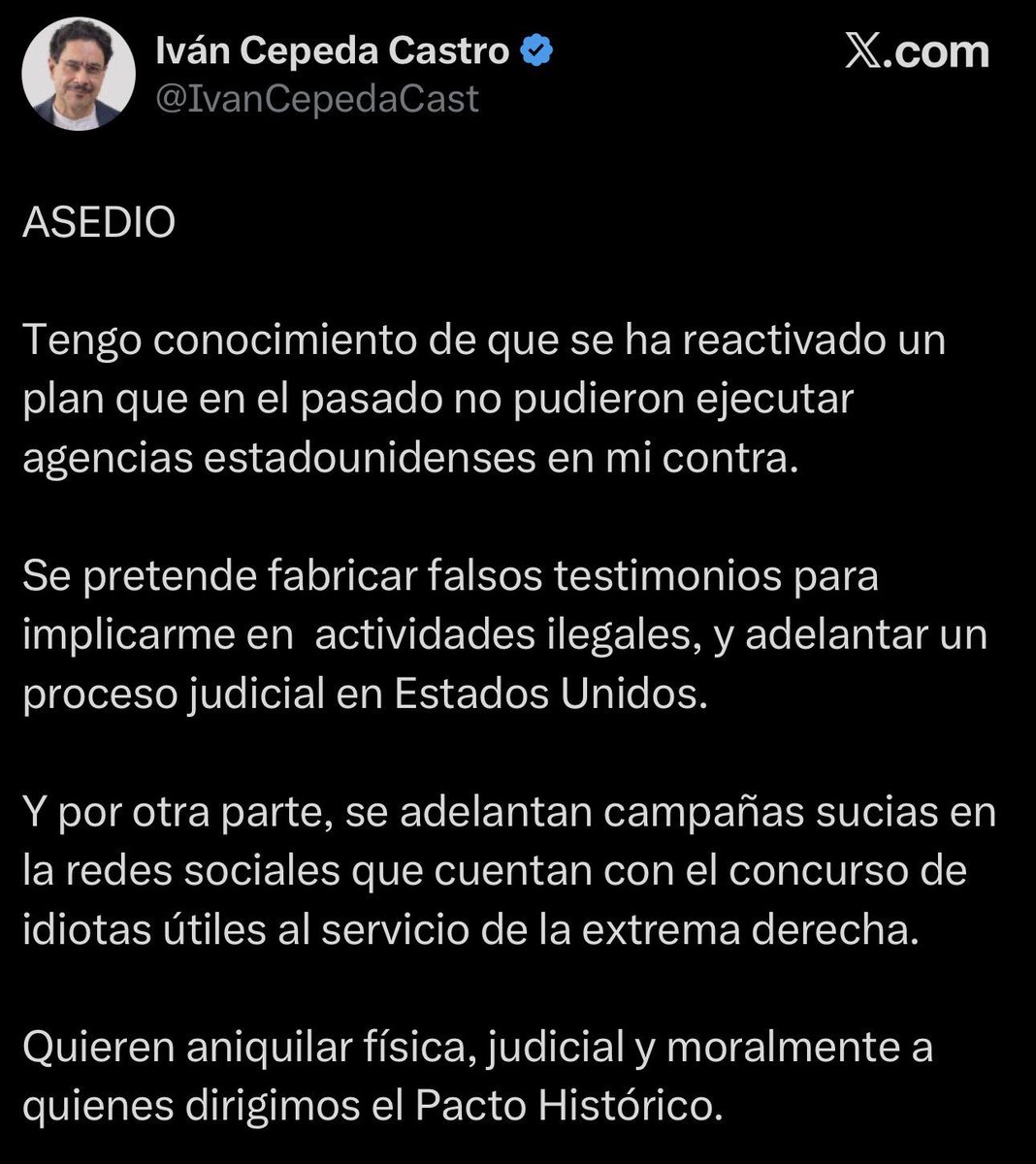 SofyCasas_'s tweet photo. La victimización es el modus operandi de la izquierda cuando se ve contra las cuerdas. Iván Cepeda vuelve a la misma fórmula: declararse perseguido antes de responder por los cuestionamientos. Su testigo estrella, Monsalve, ya no podrá acudir en su auxilio y creo que muy pronto empezará a delatarlo. También caerás. El expresidente @AlvaroUribeVel merece justicia.