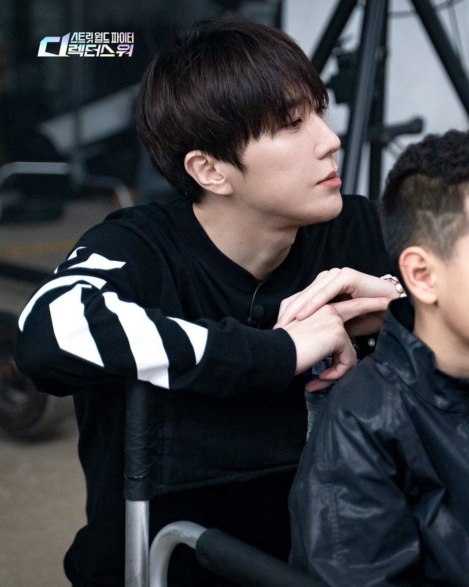 MnetKR's tweet photo. [#SDF] 7회 비하인드 포토 ➌

#백구영 #베이비주 #캐스퍼

안무가들의 더 많은 사진이 궁금하다면?!
🔗https://t.co/sU0MuBRjSq

안무가들의 작품 전쟁
〈스트릿 월드 파이터 : 디렉터스 워〉
매주 화요일 밤 10시 MnetㆍtvN 동시 방송

===

[#SDF] Ep.7 Behind Photo ➌

#kooyoungback #BABYZOO #KASPER

Want to see more photos of the choreographers?!
🔗https://t.co/sU0MuBRjSq

War of pieces among mastermind choreographers
〈STREET WORLD FIGHTER : Directors' War〉
Every Tuesday 10PM(KST) Simulcast on MnetㆍtvN

#스트릿월드파이터_디렉터스워 #스디파 #���넷
#StreetWorldFighter_DirectorsWar #Mnet