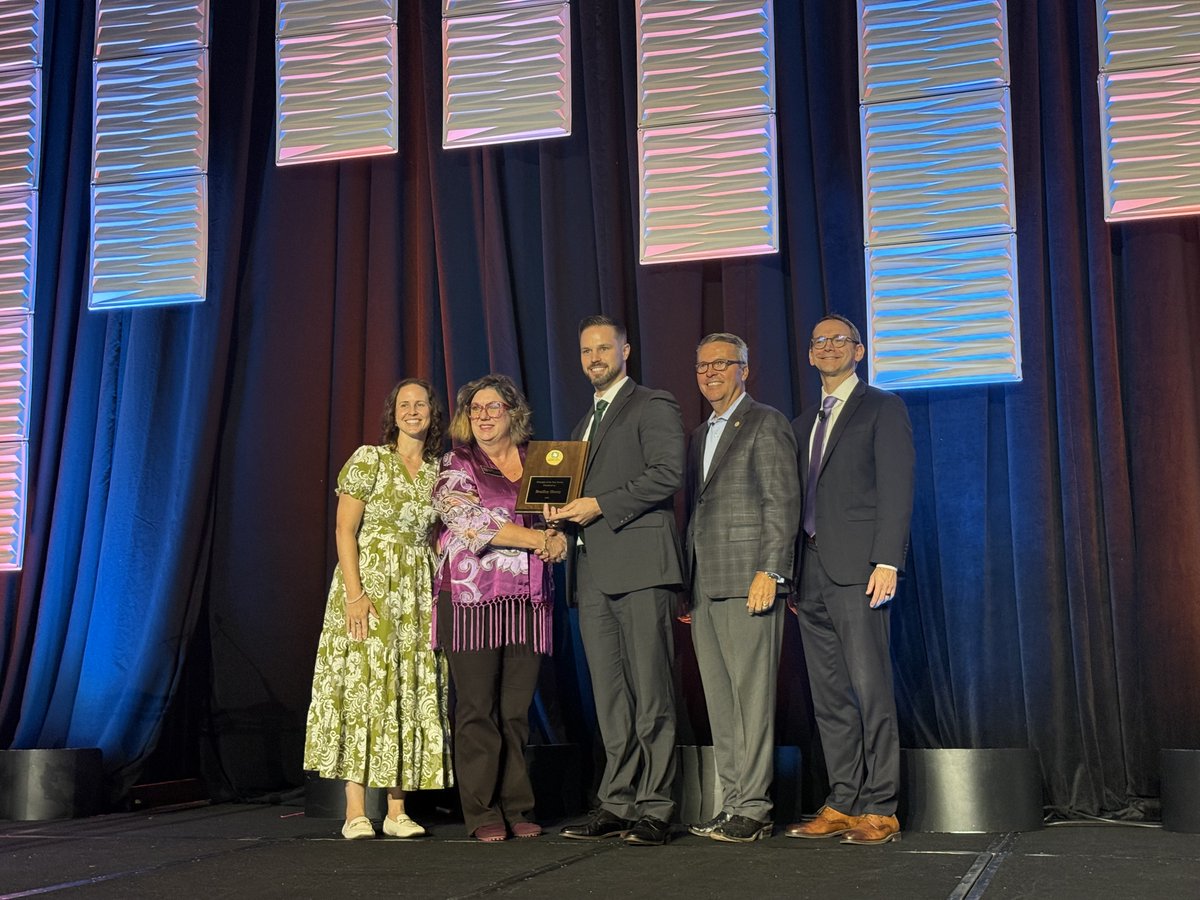 ResponsiveEd's tweet photo. The 2026 @TPCSAnews Principal of the Year: our very own iSchool High at University Park's Bradley Sharp! ✨🏆

Read more about Sharp and this incredible achievement: https://t.co/l1eHbPLlFv. https://t.co/mtb4IUs7Es