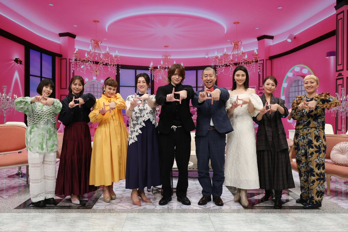 averajyo's tweet photo. 🌹🌹＼#アベレー女／🌹🌹
𝟭𝟬/𝟮(金)よる𝟵時𝟱𝟴分放送 !!!
〓〓〓〓〓〓〓〓〓〓〓〓〓〓

こんばんは🌙
#アベレー女 です。

今夜も、とっておきのお知らせ👄
ご意見番ゲストとして✨
#野々村友紀子 さんの出演が決定🌹
全員揃ってのビジュアル公開🖤

超…豪華！
きっと特別な夜になるわ🖤

アラサー女性の気になる
“あれこれ”を徹底調査⚖️
あなたは平均？それとも……🤭

放送をお楽しみに💜

MC▶▶▶timelesz 菊池風磨✕ハライチ 澤部佑