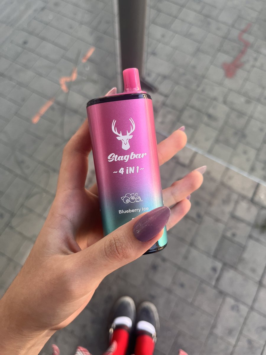apfelchenne's tweet photo. new one (and its pink!!!!) cuz the flavours of the old one were straight ass https://t.co/ppluSu88Ek