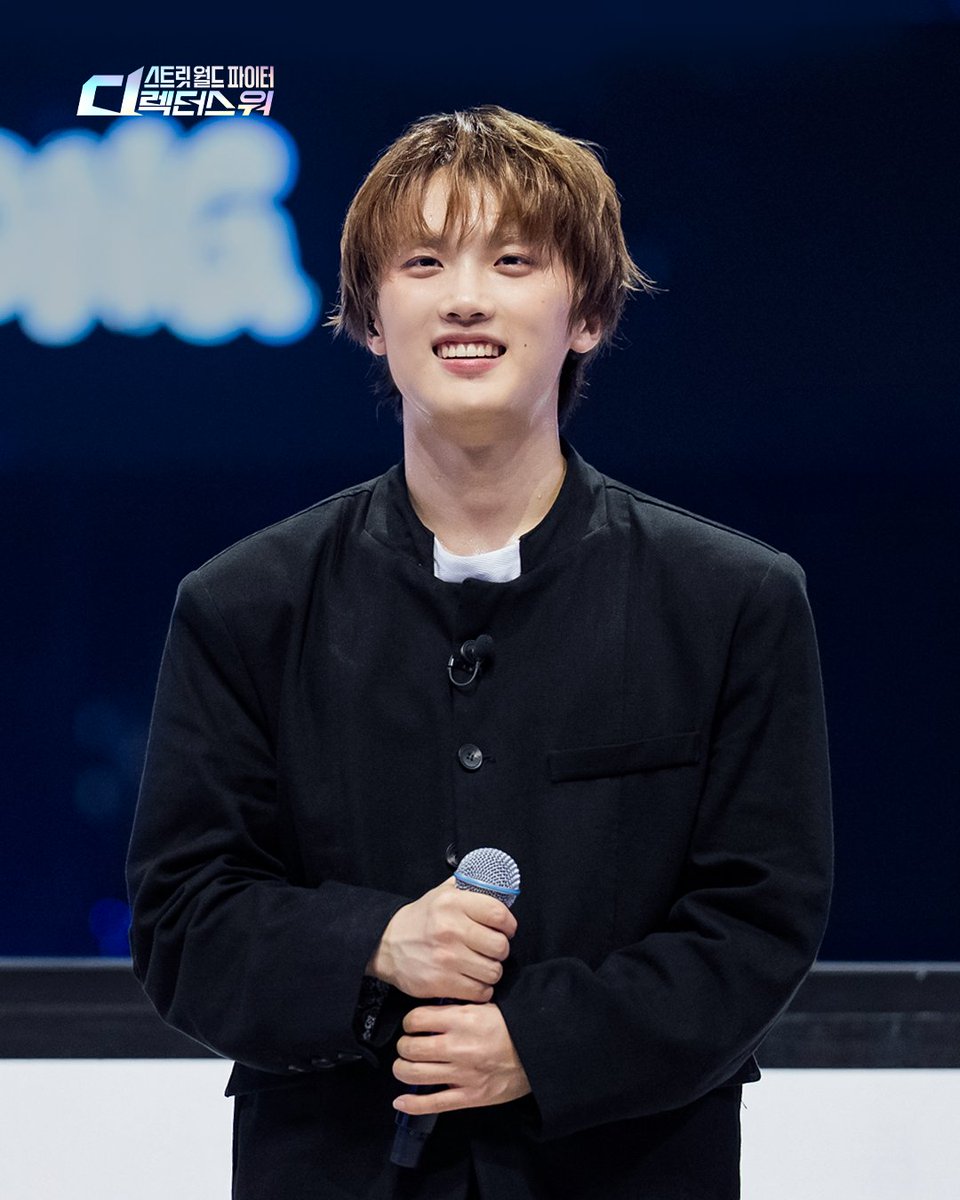 MnetKR's tweet photo. [#SDF] 7회 비하인드 포토 ➊

#나인 #베이비주 #정민준 #캐스퍼

안무가들의 더 많은 사진이 궁금하다면?!
🔗https://t.co/sU0MuBQM2S

안무가들의 작품 전쟁
〈스트릿 월드 파이터 : 디렉터스 워〉
매주 화요일 밤 10시 MnetㆍtvN 동시 방송

===

[#SDF] Ep.7 Behind Photo ➊

#NAIN #BABYZOO #MINJUNJEONG #KASPER

Want to see more photos of the choreographers?!
🔗https://t.co/sU0MuBQM2S

War of pieces among mastermind choreographers
〈STREET WORLD FIGHTER : Directors' War〉
Every Tuesday 10PM(KST) Simulcast on MnetㆍtvN

#스트릿월드파이터_디렉터스워 #스디파 #엠넷
#StreetWorldFighter_DirectorsWar #Mnet