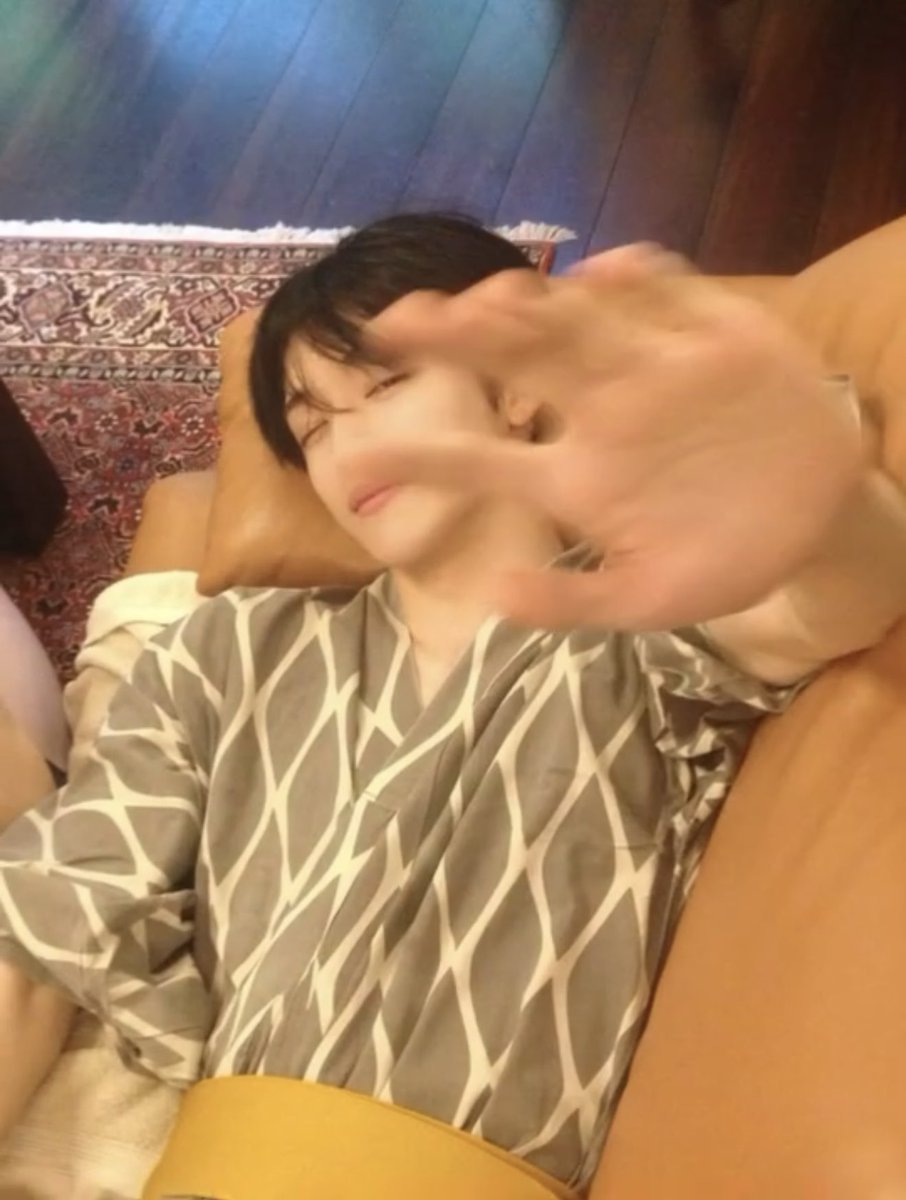 vrockbambi's tweet photo. 내가 이런 신혼사진을 가져도 되는거라고..?ㅠㅠㅠㅠㅠ https://t.co/PT98tJA1UM