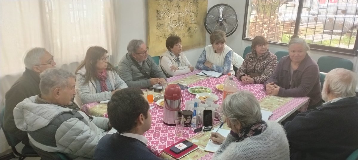 DefensorMayores's tweet photo. La convocatoria de ayer martes 29, la realizo la Fundación Partir con Dignidad. Fue especialmente positivo el enfoque de la implemetacion de la Ley Integral, desde el ámbito comunal https://t.co/Sf8SU3MS1t