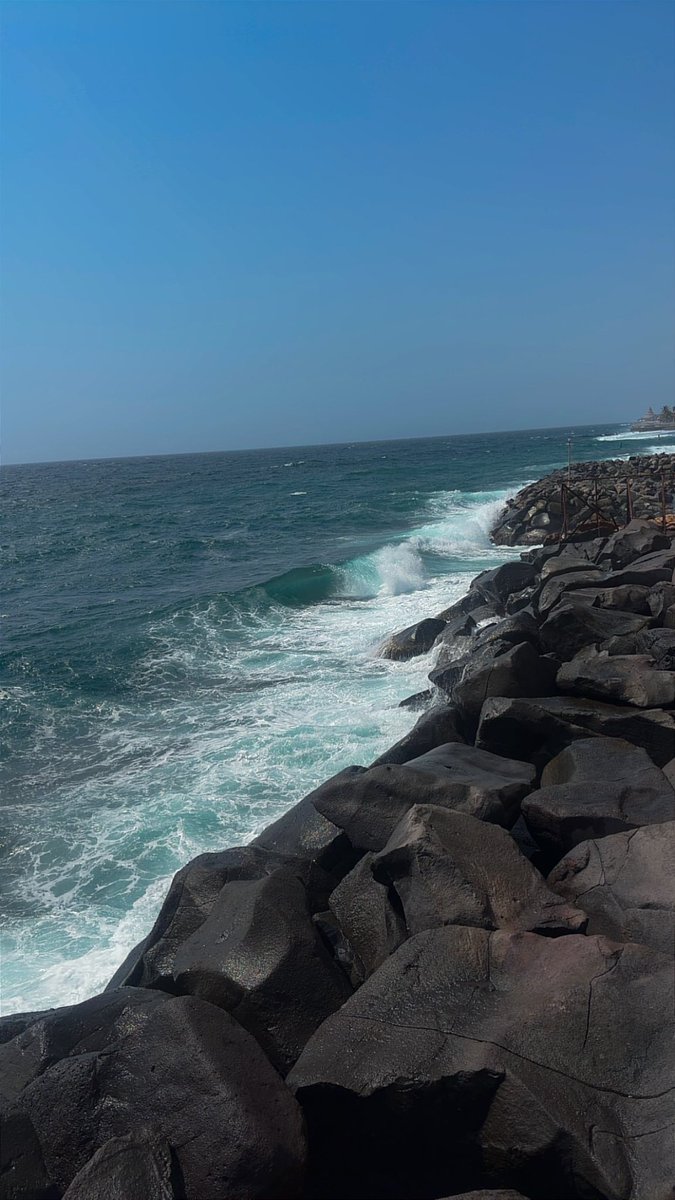 no_one12340's tweet photo. هالصورة العادية جداً من احب الصور اللي التقطتها على قلبي! والسبب ما زال مجهول وراء كمية الراحة العميقة فيها…
ما زلت حرفياً اسمع صوت تلاطم الأمواج فيها للحين 🌊🤍. https://t.co/552pP4hAIq