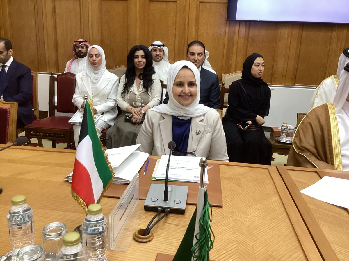 Kuna_int's tweet photo. انعقاد الدورة الـ62 للمكتب التنفيذي لوزراء البيئة العرب في القاهرة

- بمشاركة وزير الدولة لشؤون التنمية والاستدامة د. ريم الفليج

https://t.co/3zUm2LvIJr

#كونا #الكويت https://t.co/x8Z13vcfkQ