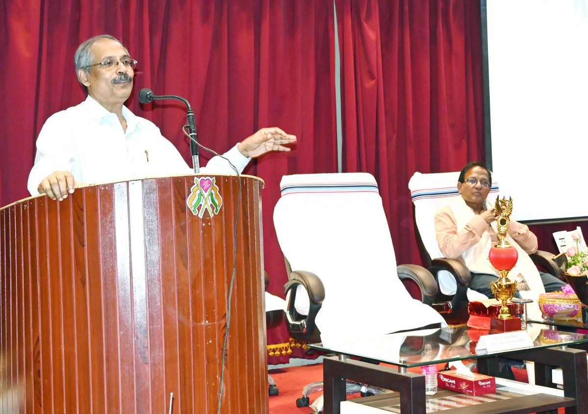 ICAR_CIFRI's tweet photo. Director and Staff Members of ICAR- Central Inland Fisheries Research Institute today bid farewell to Dr Archan Kanti Das, ARS, Principal Scientist on his superannuation today on 30 September 2026 after 33 years long successful professional scientific career at @ICAR_CIFRI . https://t.co/CCurJU84Fj