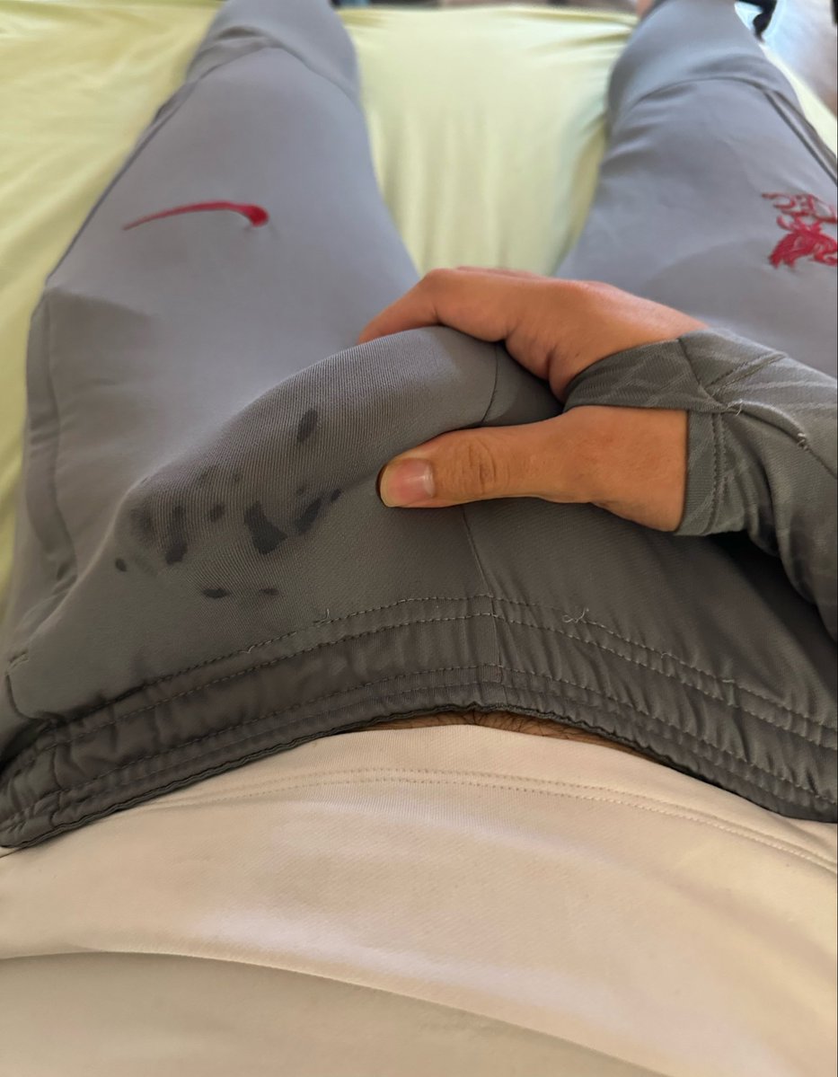 nikeKiffeurT's tweet photo. i’m so horny my pants are filling up with precum and i love it 🤤

tell me what do you want to see! https://t.co/BEuMjw8CRL
