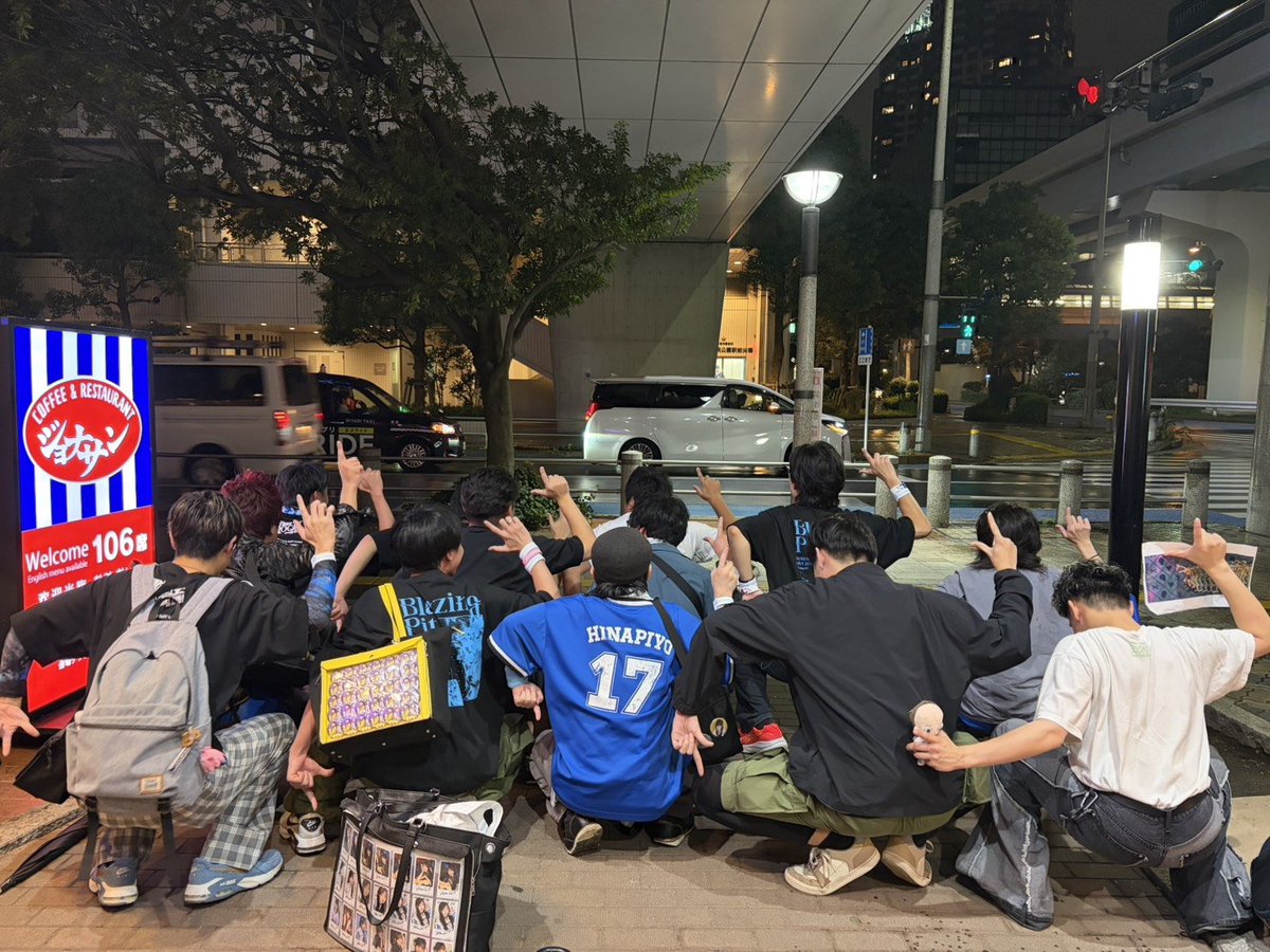 jake170105's tweet photo. BMフェスティバルからゆめみた株が連日ストップ高✨️✨️
色んなオタクとご挨拶もできて最高の9月でした🎉
#9月を写真4枚で振り返る https://t.co/4P4YkBXQZs