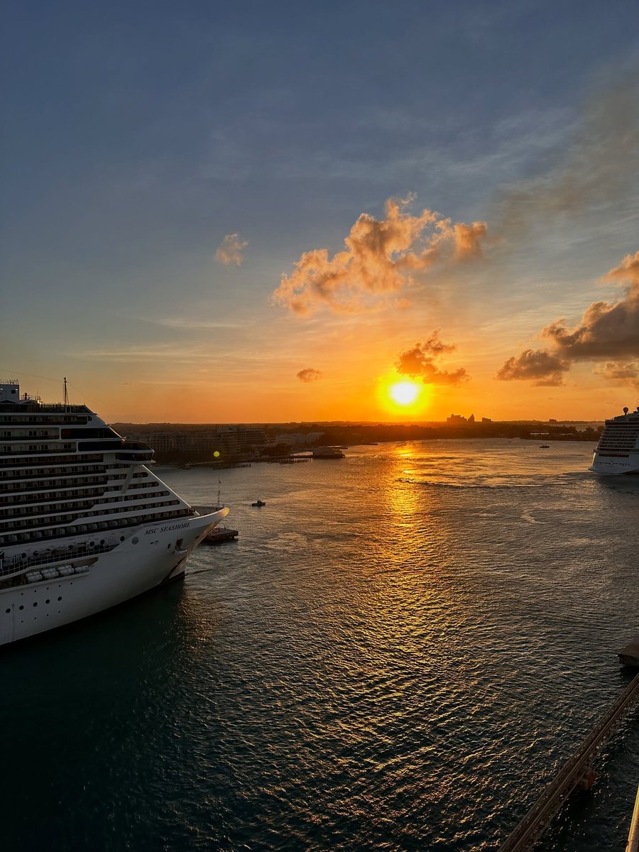 Mariakarolineps's tweet photo. Sunset sail 🌅⚓️

📍Nassau, Bahamas🇧🇸⛱️🛳️🗺️📸✌🏼

•
•
•
•
•
•
•
•
•
•
•
•
•
•
•
•
•
•
•
#nomadicbearventures #sunset #nassau #bahamas #sunsetvibes #sunsetgram #sailaway #beautifuldestinations #caribbean #wander #wanderlust https://t.co/bAcPc1jvRC