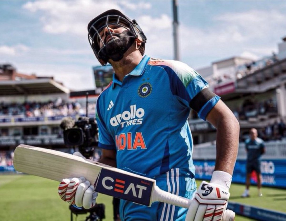 LoyalSachinFan's tweet photo. From the 4th slowest to reach 2000 runs in ODIs to 2nd fastest to reach 12000 runs in ODIs. Rohit Sharma has come a long way. https://t.co/hbccOFn5PQ