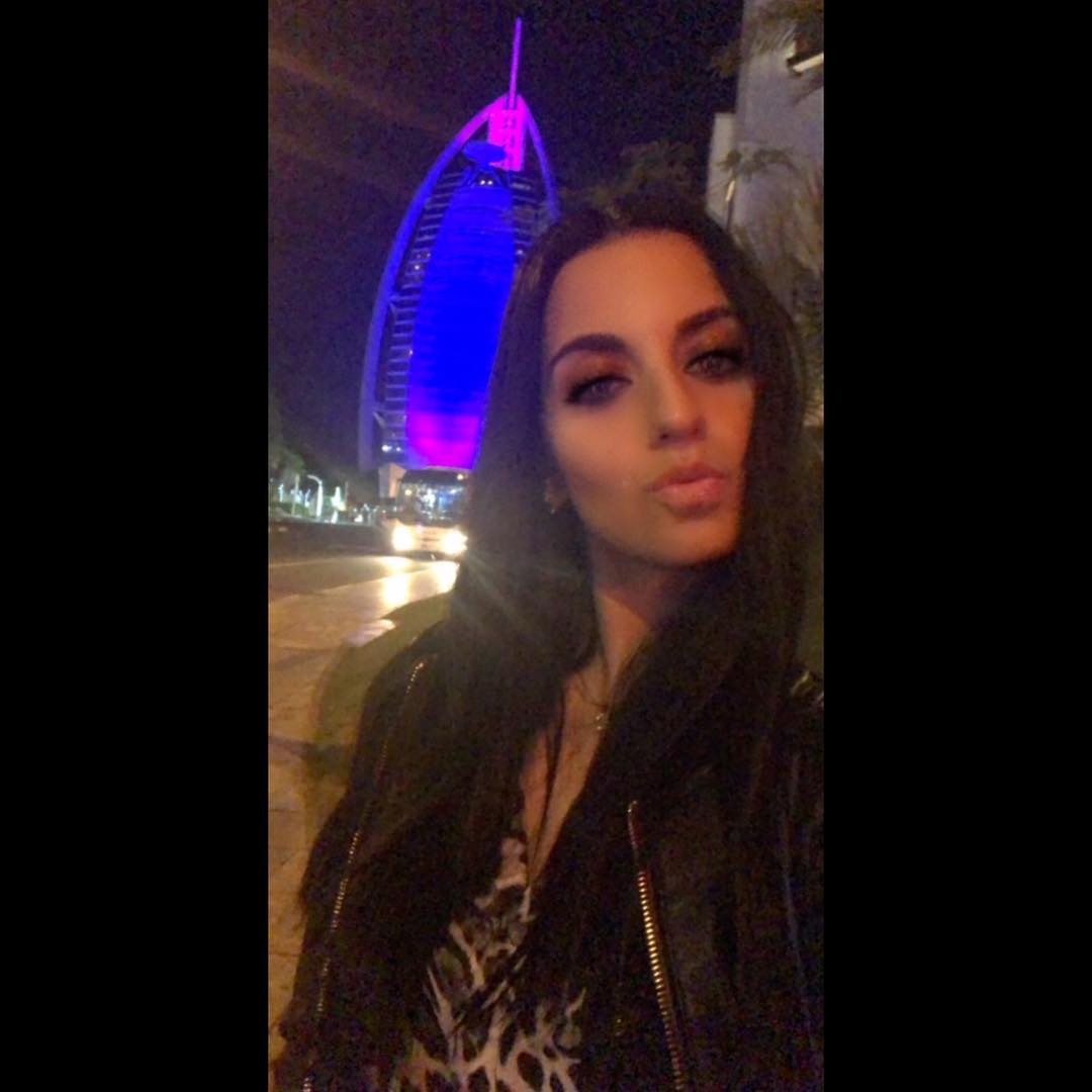 raphaoliveira23's tweet photo. • Dubai by Night • 🌃

#dubai #dubaibynight #unitedemirates #burjalarab #view #citylights #holidays #jumeirah #colours #me #enjoy #selfie #wonderful #citylife #loveit #inlove #instapic #instalike #instagood #instamood #instamoment #likeforlikes https://t.co/bbq6euvdvo