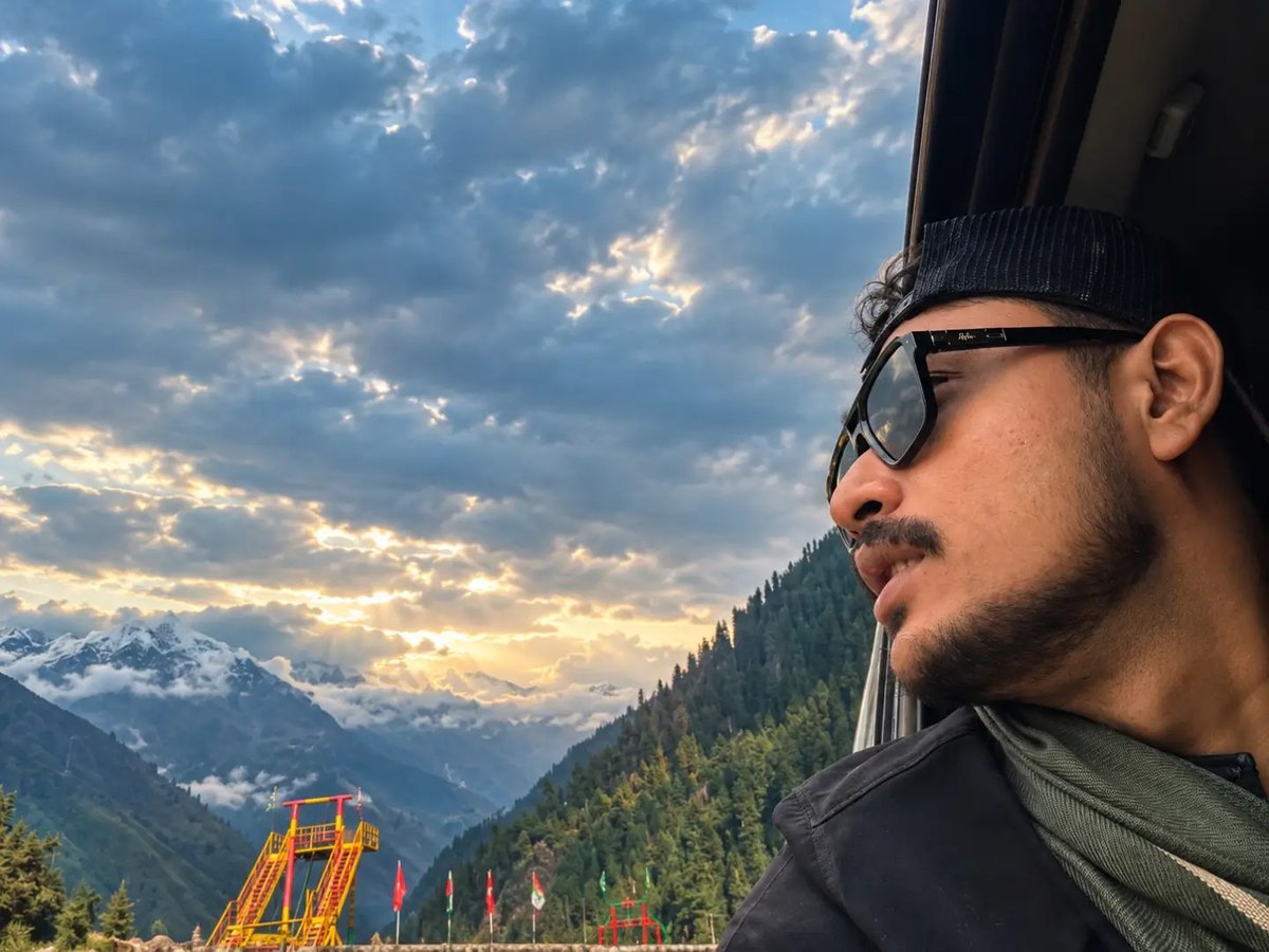 lucas_real's tweet photo. Somewhere between the mountains and my thoughts 🏔️

#PakistanTravel #NorthernPakistan #MountainDiaries #TravelReels #ExplorePakistan https://t.co/PPmljlImdb