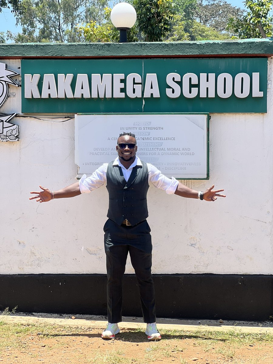_omanyalaF's tweet photo. The Omanyala Sprints Club schools tour continued at Kakamega High School today. 🏃🏾‍♂️🇰🇪

Another day of inspiring young people to believe in themselves, work hard and pursue their dreams.
@Ferdiomanyala https://t.co/hIEKkuF3q4