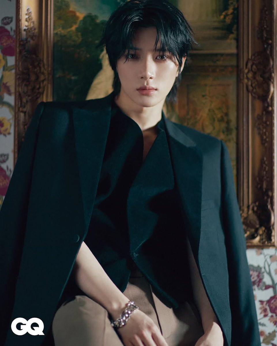 gyuprint's tweet photo. one of the prettiest looks he’s had for a magazine https://t.co/cAKEjAy3pJ