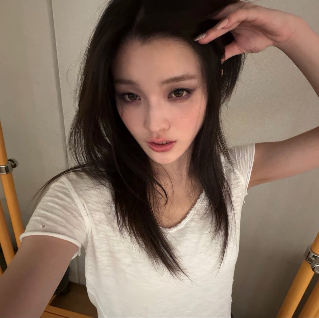 coergllit_1's tweet photo. #IROHA #이로하 😵‍💫😵‍💫 https://t.co/jZhmdvK6YD