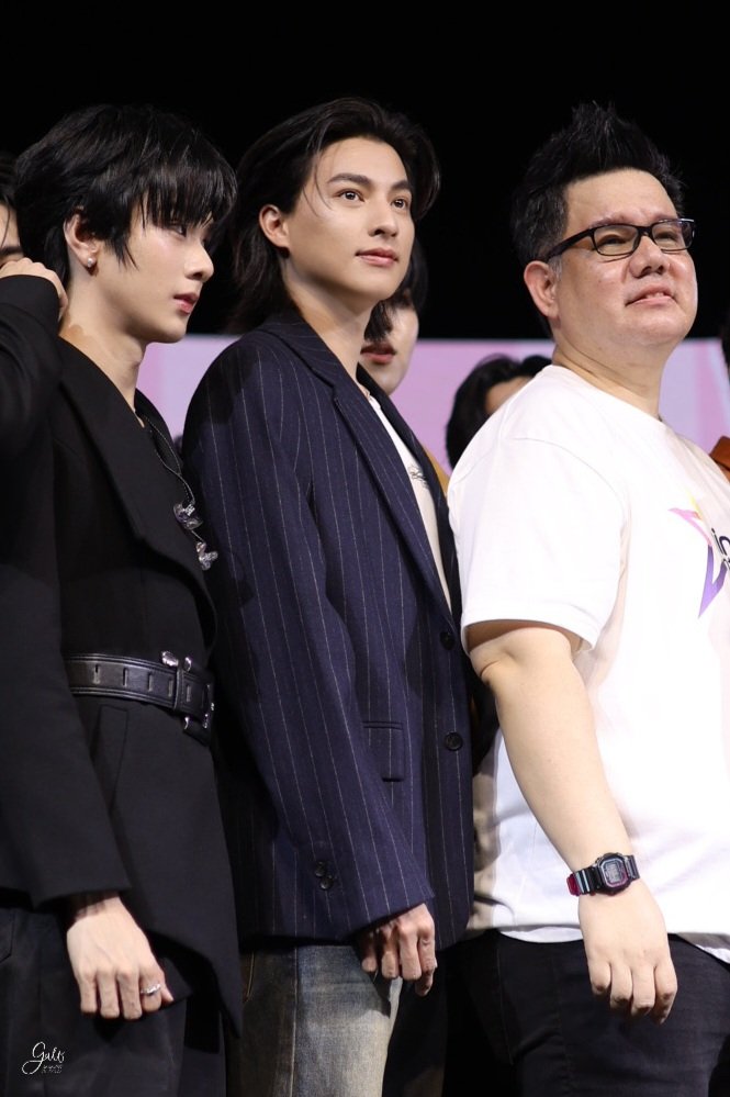 Gulfkanawutofc's tweet photo. ขอบคุณ​ทาง​ @NineEntertain ที่เชิญน้องกลัฟมาร่วมงาน​“Nineentertain 24th Anniversary Charity Concert” ฉลองครบรอบ 24 ปี 🎂​

ขอบคุณ​ทีมหน้างาน​ และทีมหน้าจอที่มาให้กำลังใจกันในวันนี้นะคะ😘

GULF 24TH 9ENT PARAGON
#9Ent24thxSiamParagon
#9ent24th
#GulfKanawut https://t.co/L6Cr0oTXTL