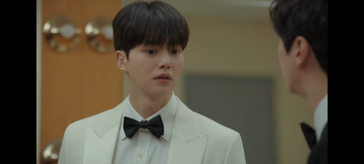 PolarShines's tweet photo. this always makes me laugh, jeongyo just wanted to get laid but pio was not ready for it 😭 https://t.co/kcYFfN63m5