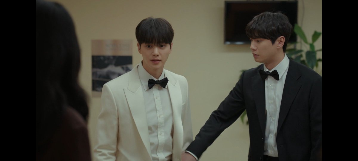 PolarShines's tweet photo. this always makes me laugh, jeongyo just wanted to get laid but pio was not ready for it 😭 https://t.co/kcYFfN63m5