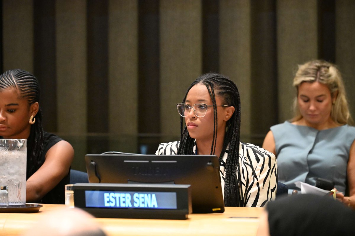 UN4Youth's tweet photo. 🌟At a @UN high-level meeting marking #Durban25, Member States and young people called for stronger action to confront structural discrimination, address historical injustices and tackle emerging forms of racism, including online.

🔖Read more: https://t.co/xdEPR2v2gZ
#FightRacism #YouthLead