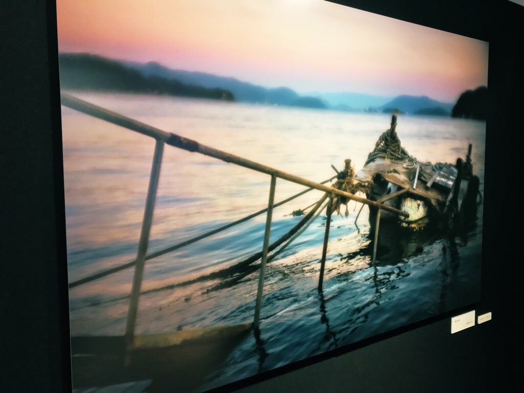 npmonet_'s tweet photo. 落合陽一さんの『マタギドライヴ: 計算機自然の辺縁における脱人間知性的文明論』が読みたくて日本橋丸善、丸の内丸善を訪れたんだけど、大型店舗でも売っていなくて驚いた。すごいなー。Amazonで購入し明日到着予定。久しぶりに『質量への憧憬』や『情念との反芻』のような個展/写真展が見たい。 https://t.co/iUjQd2qVfM
