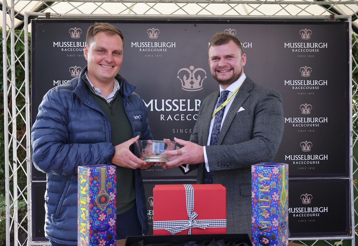 weatherbysltd's tweet photo. Walsingham gets the job done in the Weatherbys Racing Bank Selling Stakes @MusselburghRace! 🏆

A great ride from Kevin Stott for @omeararacing - and fantastic to have @cdixon82 on hand to collect the winners trophy on behalf of @Horsewatchers1.
Many congratulations to all connections! 👏🏻 

Thanks to @grossickphoto for the excellent 📸