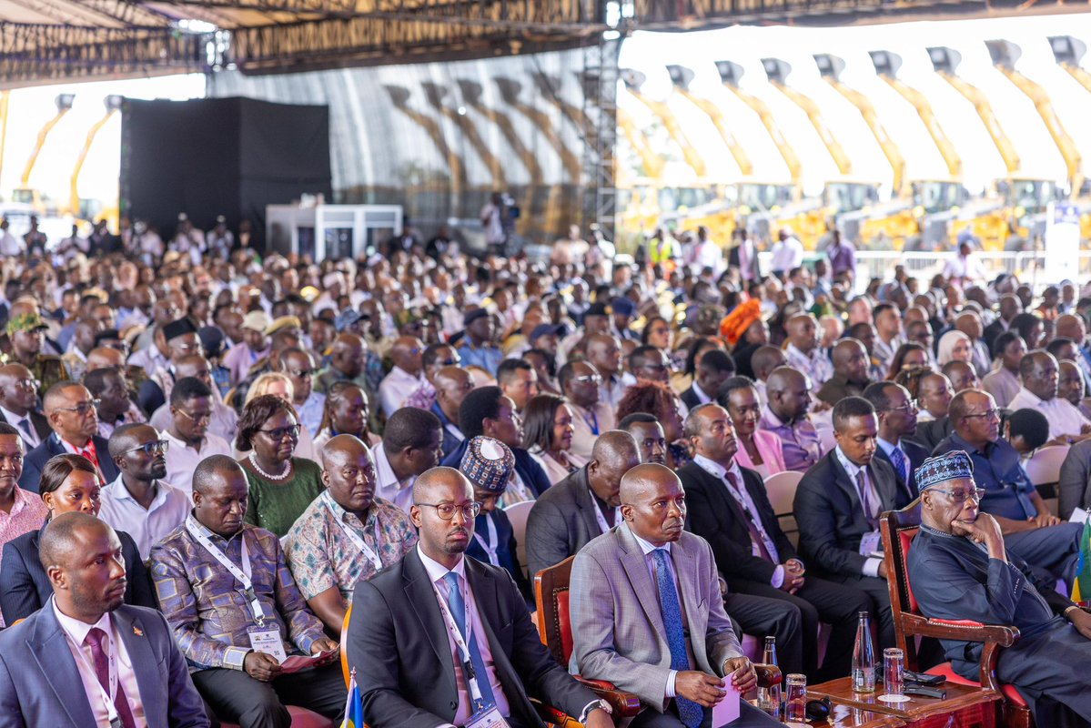 CSBeatriceMoe's tweet photo. In Lamu, for the groundbreaking ceremony of the East Africa Petroleum Refinery, presided over by H.E President Dr. William Ruto —  and graced by invited Heads of State and Government including H.E Yoweri Museveni (Uganda), H.E Abiy Ahmed (Ethiopia), H.E Romuald Wadagni (Benin), H.E Jean-Lucien Savi de Tové (Togo) and Oluṣẹgun Ọbasanjọ, Statesman and former President of Nigeria.

This historic project is not only Kenya’s biggest infrastructure investment, but a win for the East African Community as it offers a major strategic opportunity for regional energy self-sufficiency.

Beyond fuel, the project will support related industries including bitumen, petrochemicals, fertilizer, logistics, storage, packaging and engineering services, thereby creating thousands of jobs.
