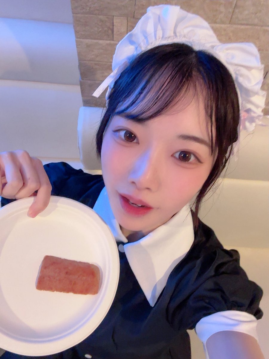 7chimi_oshiose's tweet photo. ひめるさんにエサをいただきました‼️
ありがとうございます✨🍖🎶 https://t.co/jcshR50vxq