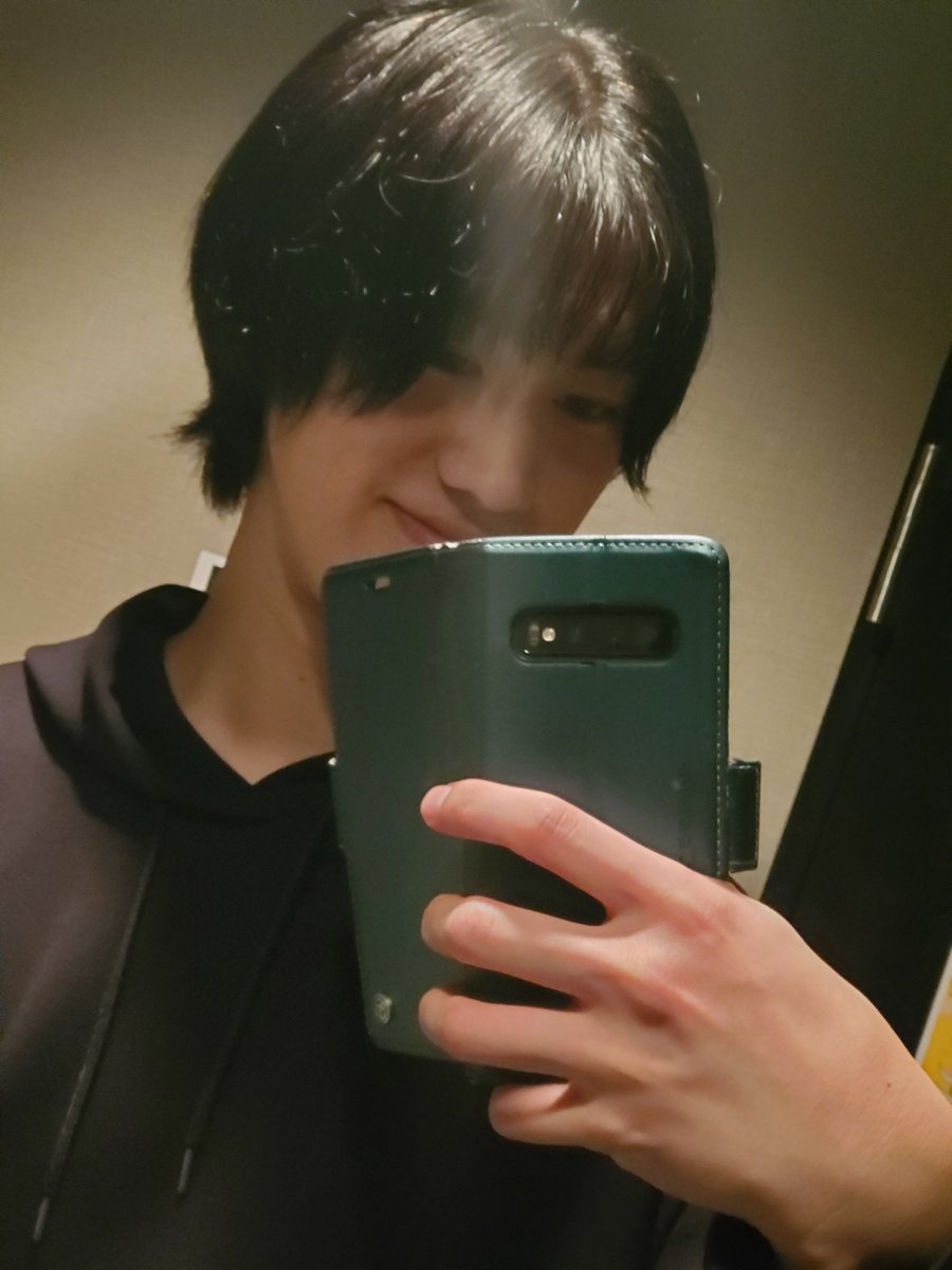 kids__rai_'s tweet photo. 前髪自分で切った
変になった泣いた https://t.co/S5pADciRZ7