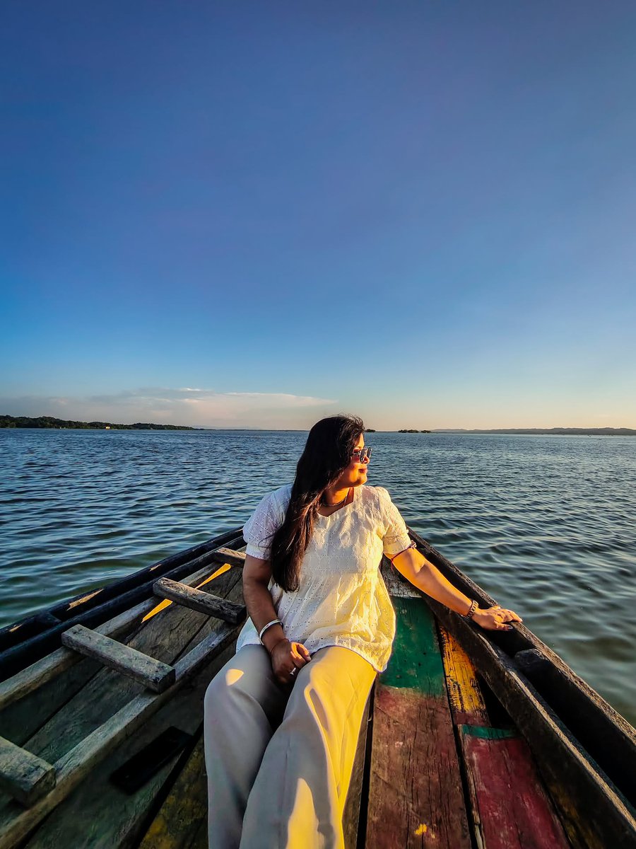 mcprataboladao's tweet photo. As the sun goes down, every worry shrinks a little 🌅💛... #sunset #travelgram #wanderlust #fyp #instadaily https://t.co/jVPNHmXP1f