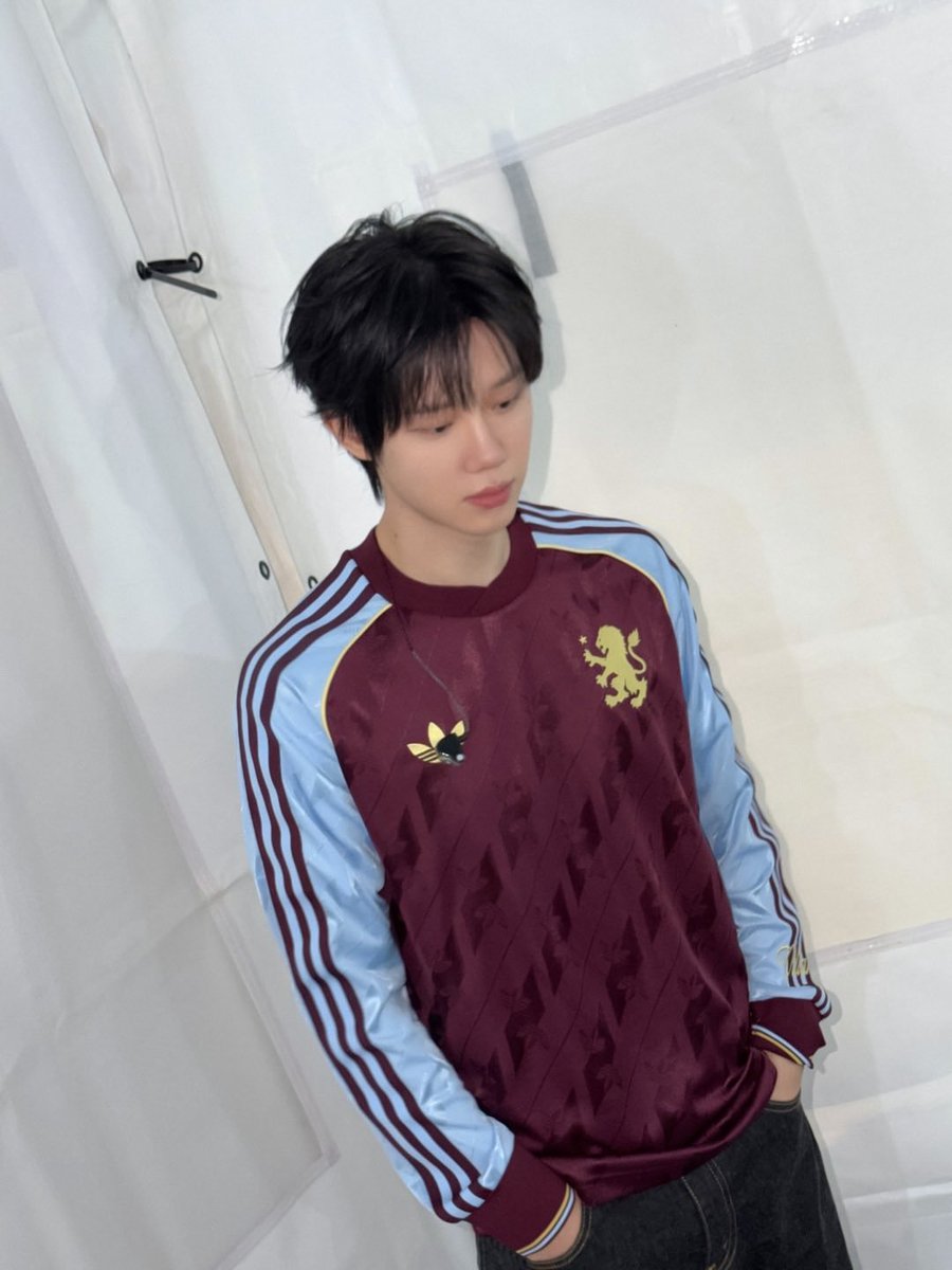 fraindaeyo's tweet photo. tolong kasih tau kau berguru pose ke siapa, mau ku ucapin makasih banyak-banyak 🫶🏻🫶🏻 https://t.co/1TxKdYIqDj