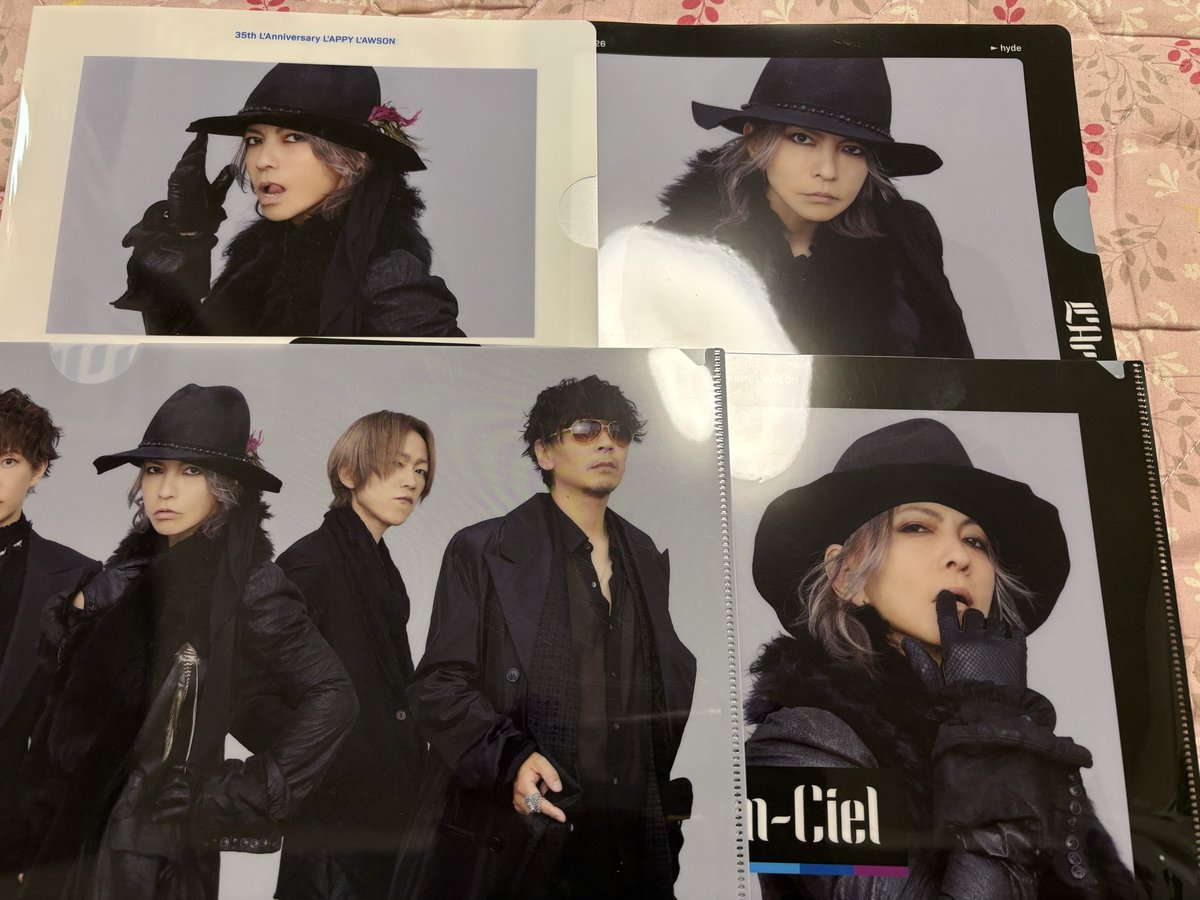 amane_1217_'s tweet photo. 友達からDM来て、そっこーでローソンへ🤣
コンプリートしました♡♡
HYDE様Love♡♡
一途にお慕い申し上げております♡♡
 #L'Arc-en-Ciel 
 #HYDE
 #クリアファイル
 #ローソン https://t.co/TER7KYIaxU