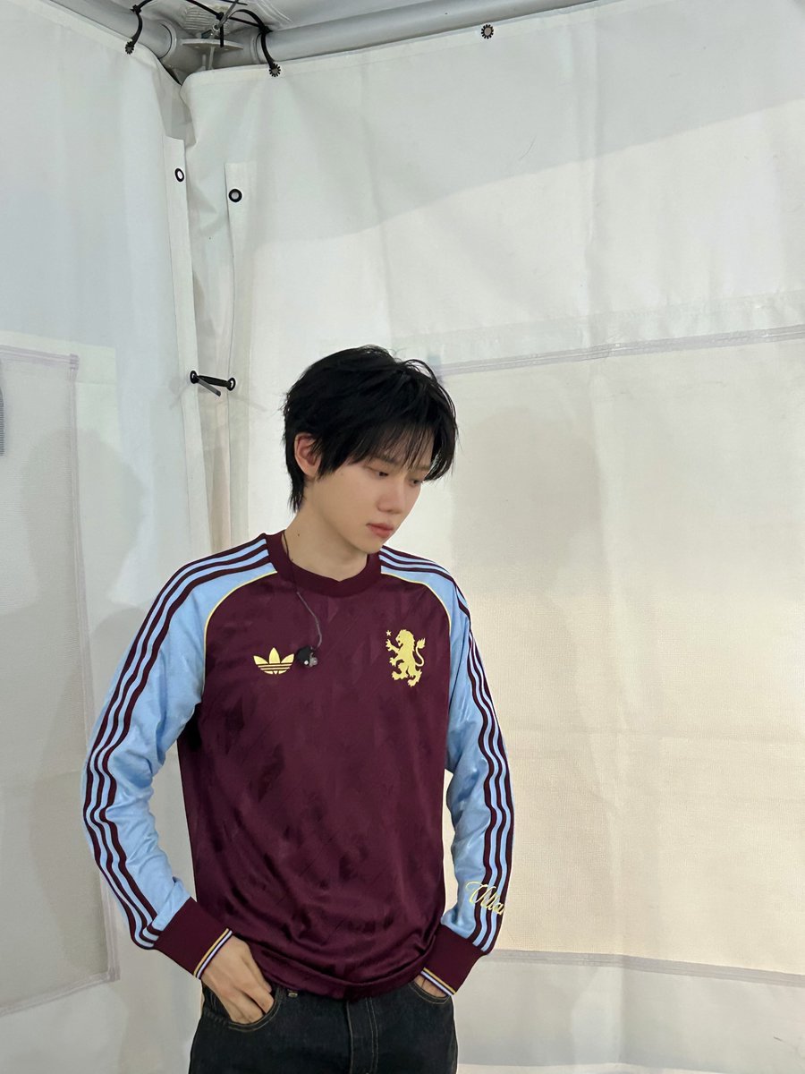 fraindaeyo's tweet photo. tolong kasih tau kau berguru pose ke siapa, mau ku ucapin makasih banyak-banyak 🫶🏻🫶🏻 https://t.co/1TxKdYIqDj