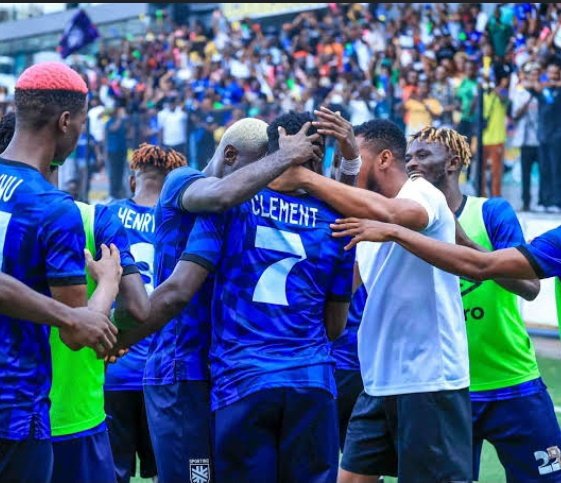 chisomennuji's tweet photo. The neighbours are noisy, we have been here longer. They say.
But we were here first, and we are not letting anyone take it from us, time to show how noisy we can get
This is the Lagos Derby. It isnβt the end of the world. Itβs more than that πππ
#SLFC #letsgosporting #NPFL https://t.co/x7OBmfMNeW
