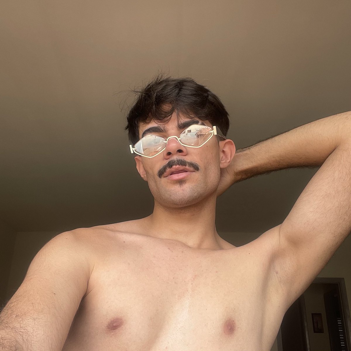 Gustavinhouh's tweet photo. Acabado mais to vivo gente só queria um sugar daddy que me entupisse de dinheiro.
#PINTOSAWARDSㅤㅤ 
#gaysp 
#PINTOAWARDSㅤㅤ 
#PINTOAWARDㅤㅤㅤ 
#CHUDAİ https://t.co/Zikv0FqOGn