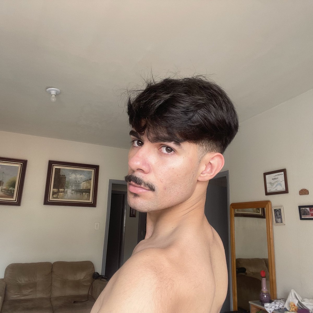 Gustavinhouh's tweet photo. Acabado mais to vivo gente só queria um sugar daddy que me entupisse de dinheiro.
#PINTOSAWARDSㅤㅤ 
#gaysp 
#PINTOAWARDSㅤㅤ 
#PINTOAWARDㅤㅤㅤ 
#CHUDAİ https://t.co/Zikv0FqOGn