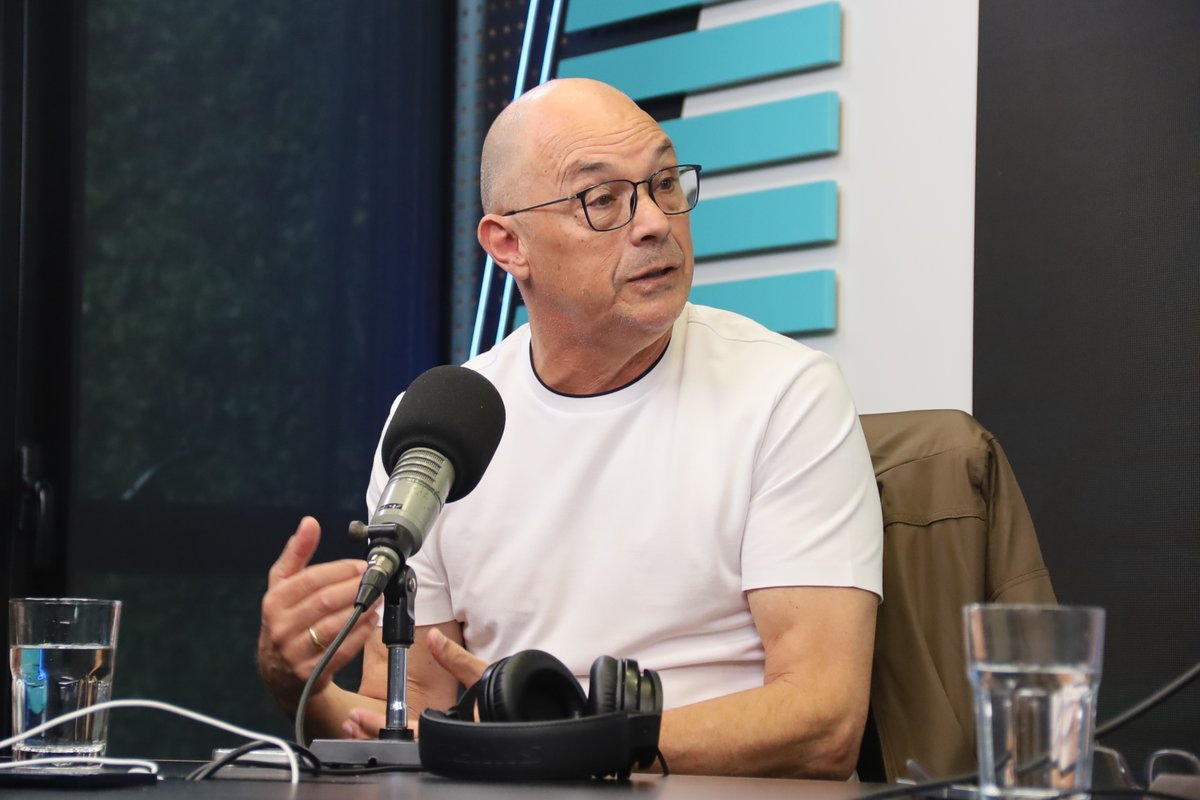 ElEspectadorUy's tweet photo. 🎙️ “Yo siempre quiero dirigir. Me gustaría una segunda oportunidad en Peñarol porque me fui muy agradecido del club”

🗣️ Alfredo Arias en Convocados por 𝐄𝐥 𝐄𝐬𝐩𝐞𝐜𝐭𝐚𝐝𝐨𝐫 𝐃𝐞𝐩𝐨𝐫𝐭𝐞𝐬.

📻 810 AM · 92.5 FM
▶️ https://t.co/QpzgKELYOO https://t.co/ZrpDgK7lZ1