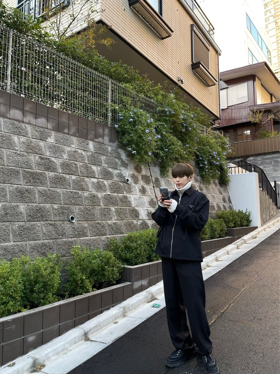 rar_taro's tweet photo. まじでSMさん、ショウタロウのファッションセンスを存分に活かせるインスタ個人垢、復活させませんか？ https://t.co/ASgUOMVSND