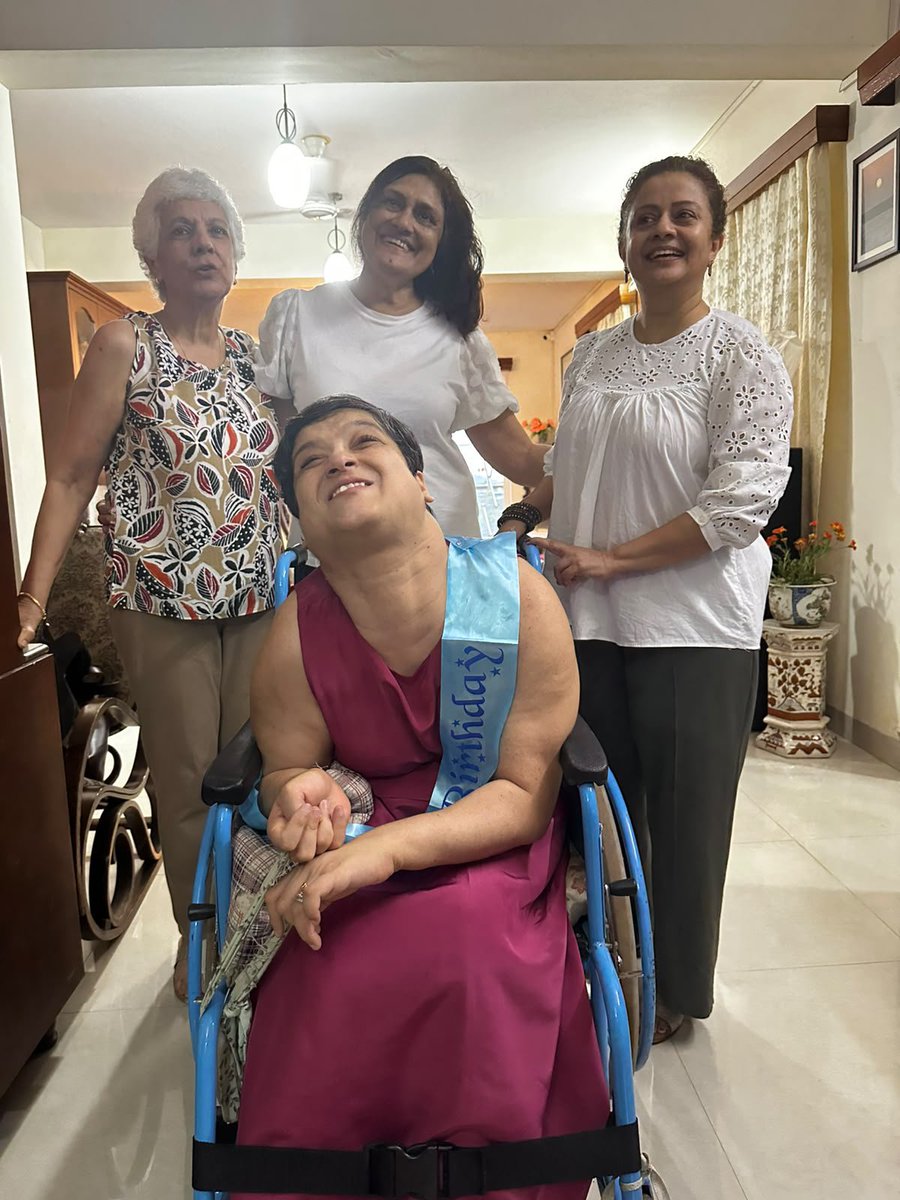 PrakashWKamatPK's tweet photo. Visited friend Frederika Menezes @i_am_frederika along with Avelino and celebrated her birthday 🎊🎂 at her residence this evening at Miramar(Panaji Goa) with her family, relatives and friends. God bless Frederika 🙏❤️
@discommgoa @goadisability @yashatwork @alokikgoa @mallaikamat @yourtara @kdrow