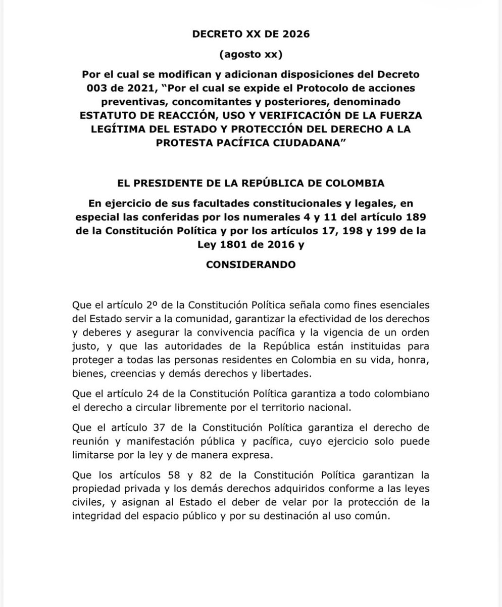 UltimaHoraCR's tweet photo. #POLÍTICA El gobierno del presidente Abelardo de la Espriella (@ABDELAESPRIELLA) tiene listos los planteamientos con los que busca regular el derecho a la protesta.

El borrador del decreto, que estará abierto para comentarios hasta el próximo 4 de octubre, plantea ajustar los procedimientos, garantizar la individualización de los manifestantes que promuevan el vandalismo y un acompañamiento policial constante. 

Vía @lausaavedram 
https://t.co/woHMRjVE2M