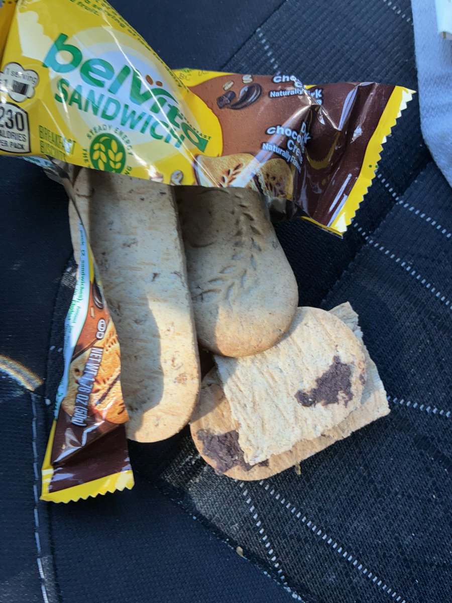 Xhannah_17's tweet photo. @belVita big sad my snack is missing it’s chocolate https://t.co/9f5kbq9BNN