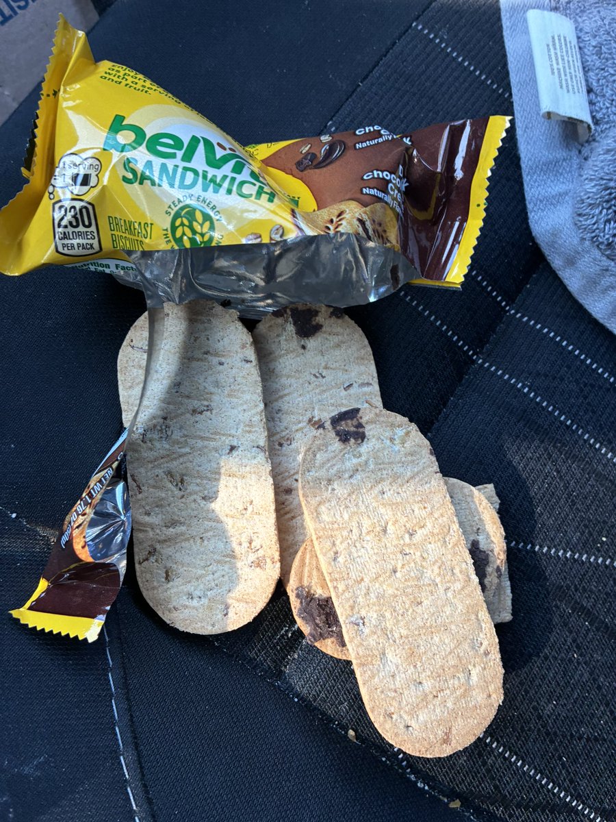 Xhannah_17's tweet photo. @belVita big sad my snack is missing it’s chocolate https://t.co/9f5kbq9BNN
