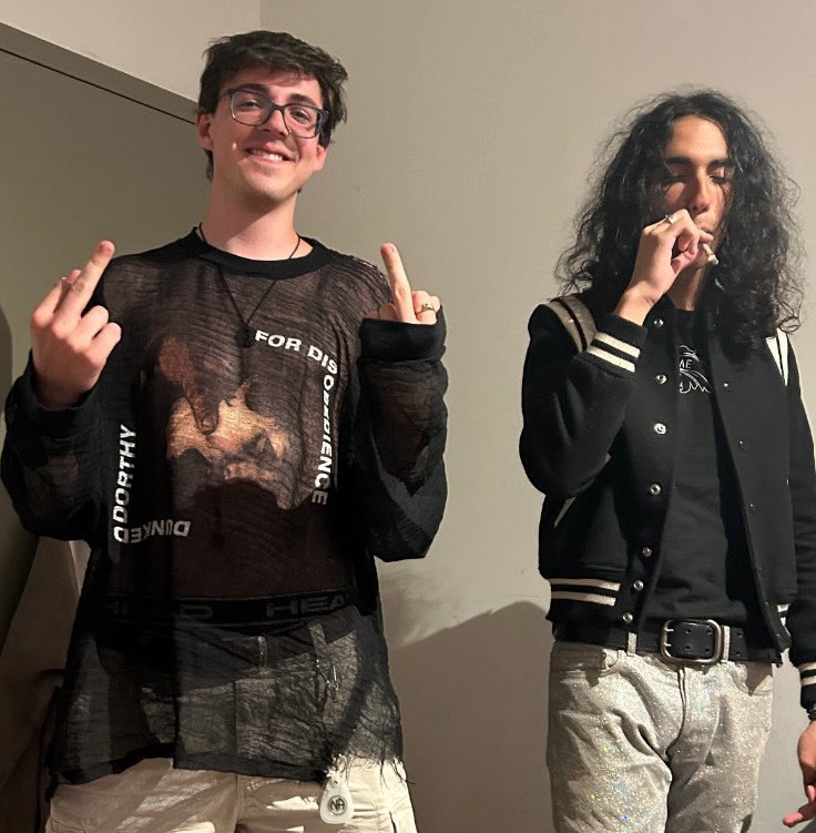 W3PSS's tweet photo. I wonder if bleood knows that I peed myself off some Xans in the 85s he be flexing https://t.co/YKbCRRLanz