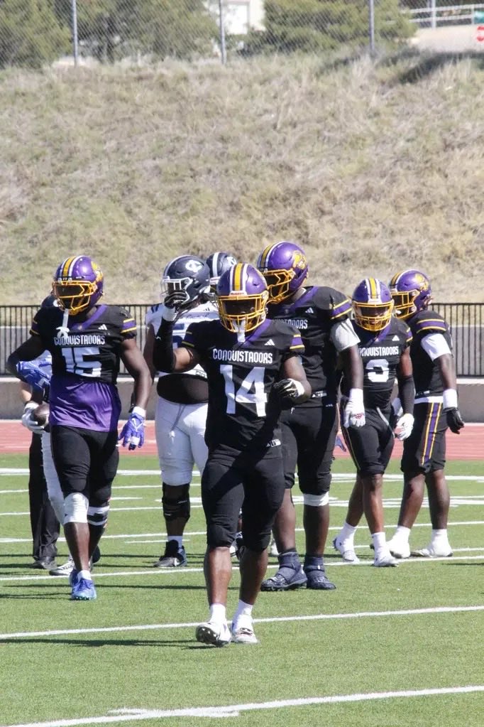 JabraeShaw's tweet photo. #GoConqs @_McCollom_Steve @coach_cy https://t.co/8zw4ENSHIu